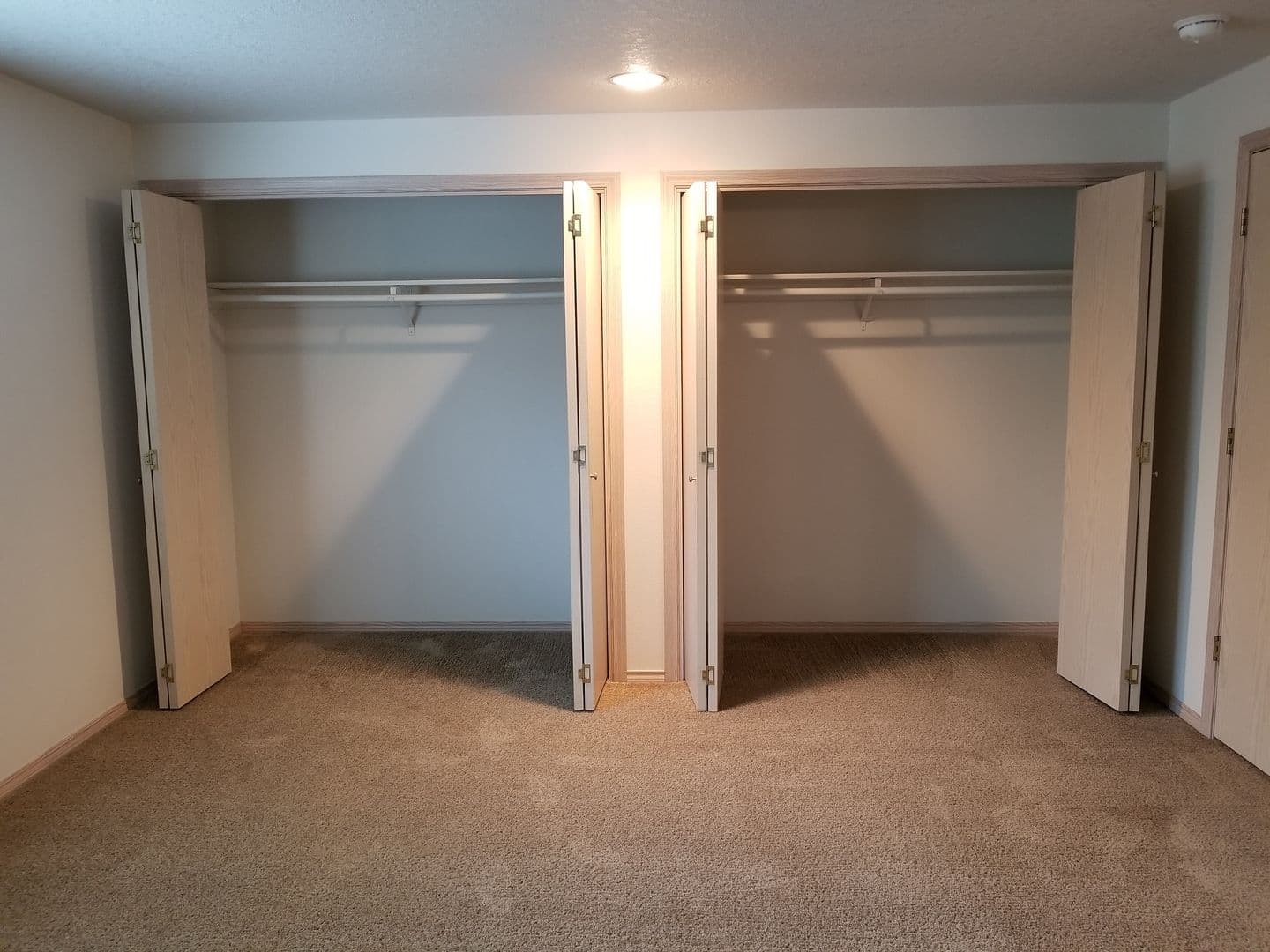 Ridgefield Apartment: 2019 NE 179th St