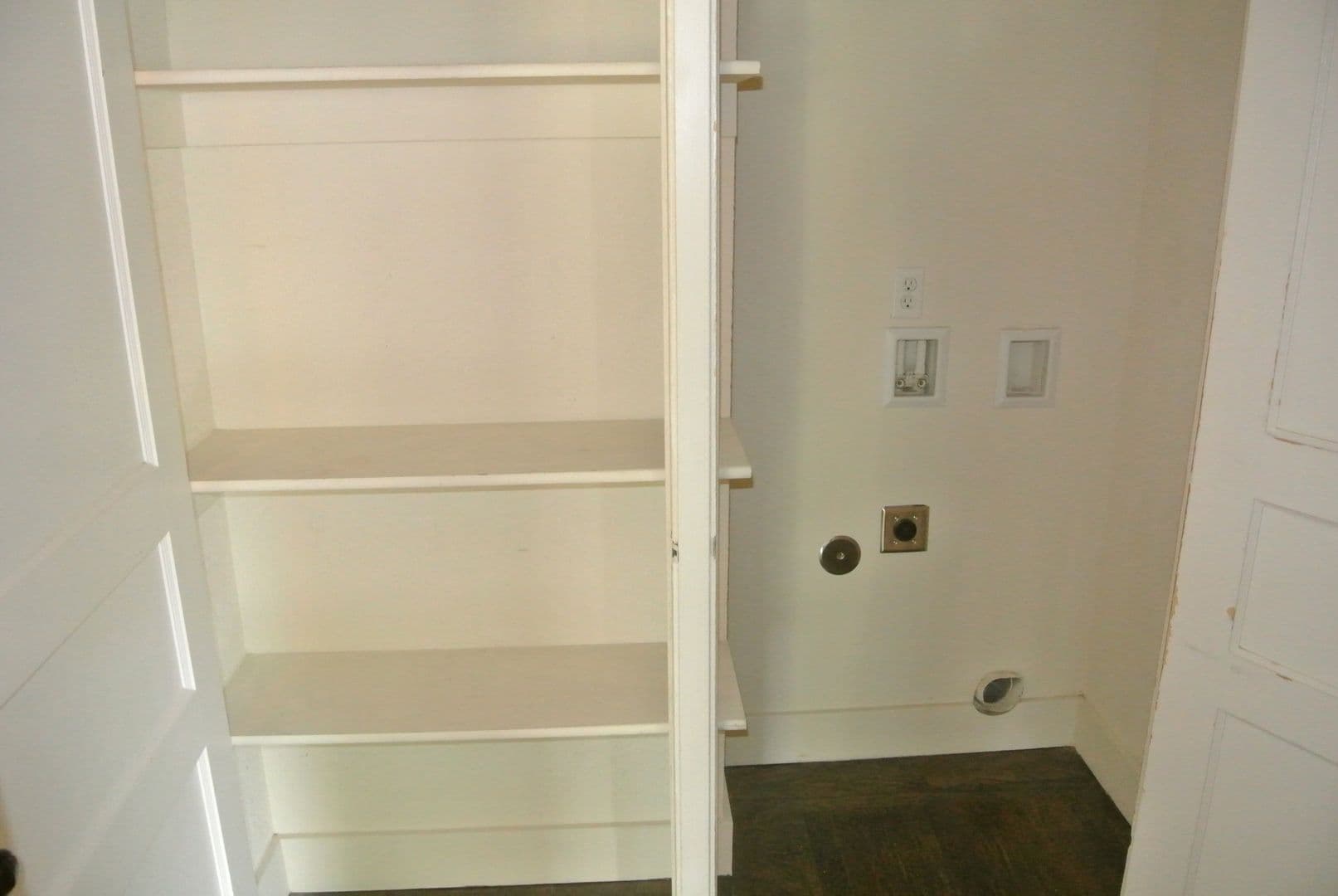Vancouver Apartment: 3604 - 3606 - 3608 - 3610 E Evergreen