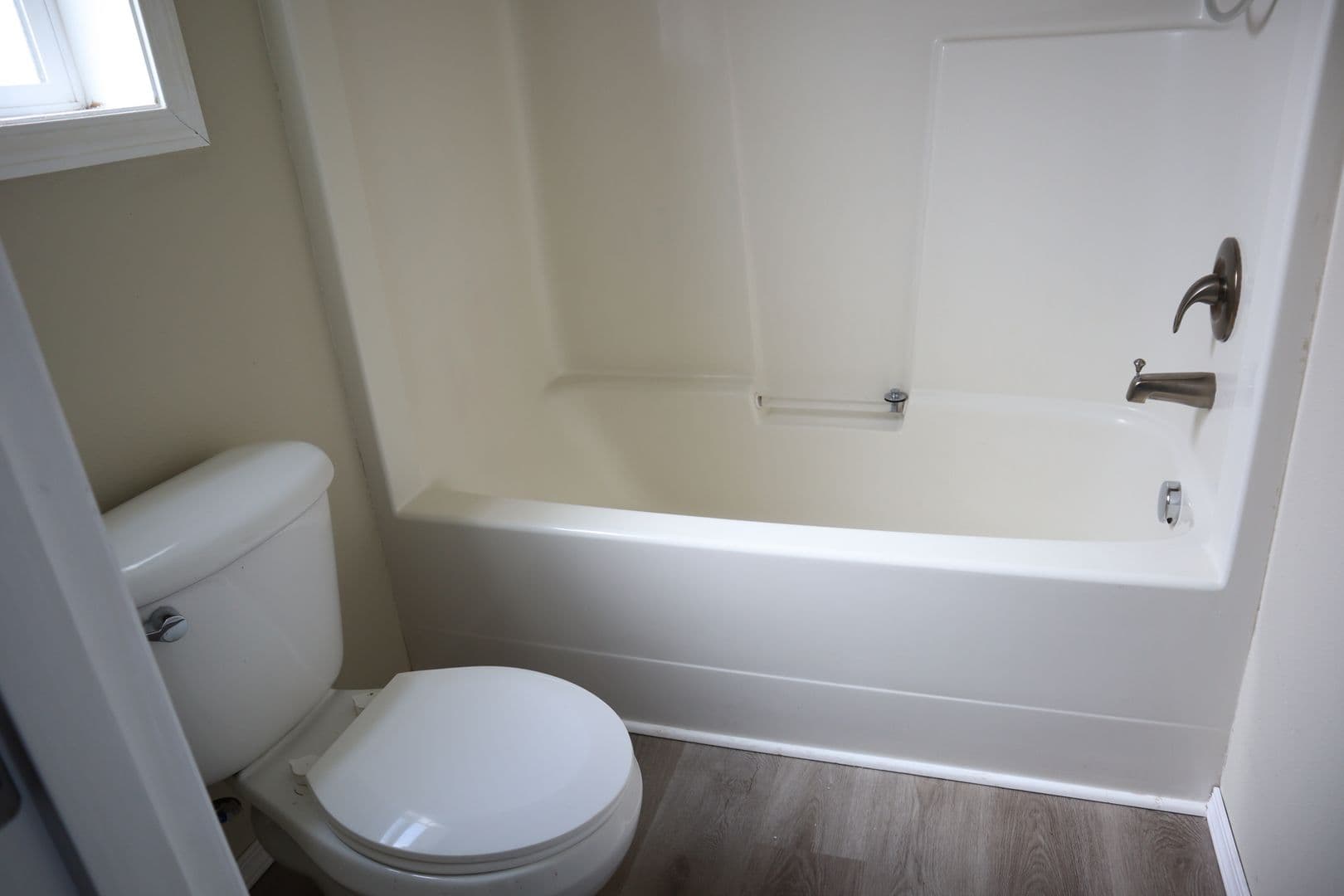 Vancouver House: 9507 NE 39th Ave