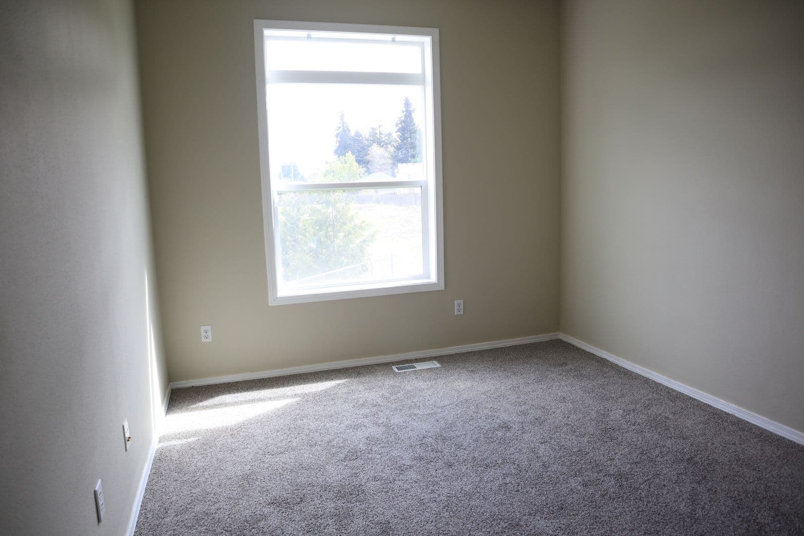 Vancouver House: 9507 NE 39th Ave