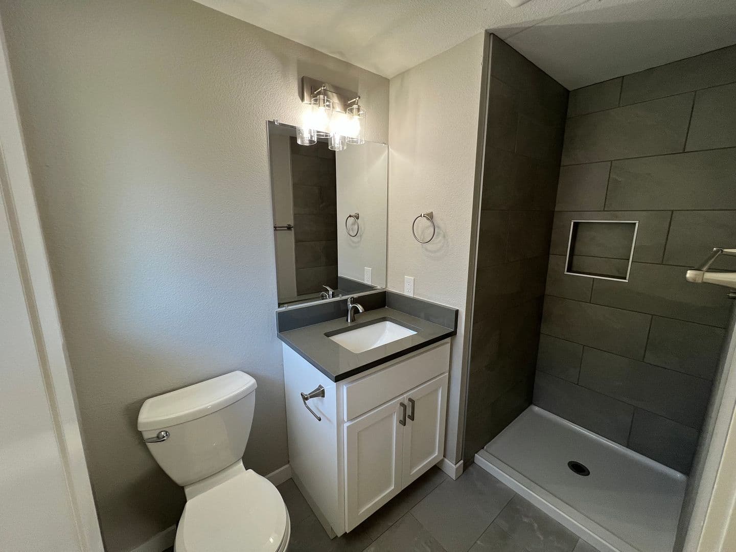 Vancouver House: 14520 NE 74th ST.