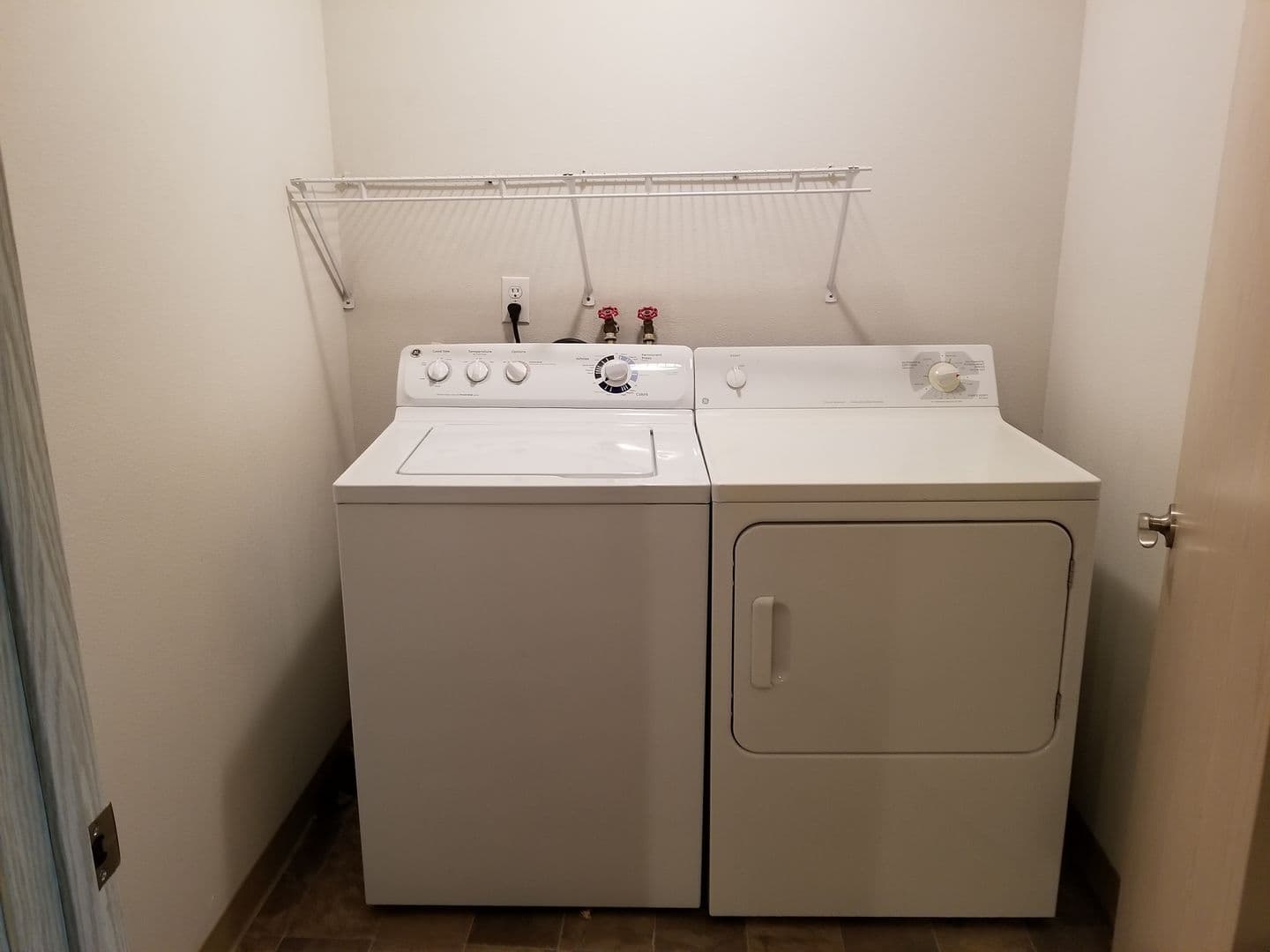 Ridgefield Apartment: 2019 NE 179th St