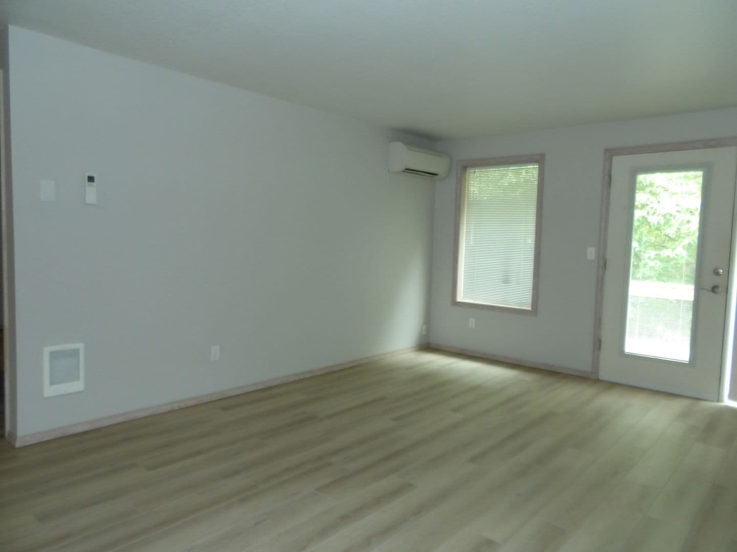Ridgefield Apartment: 2019 NE 179th St