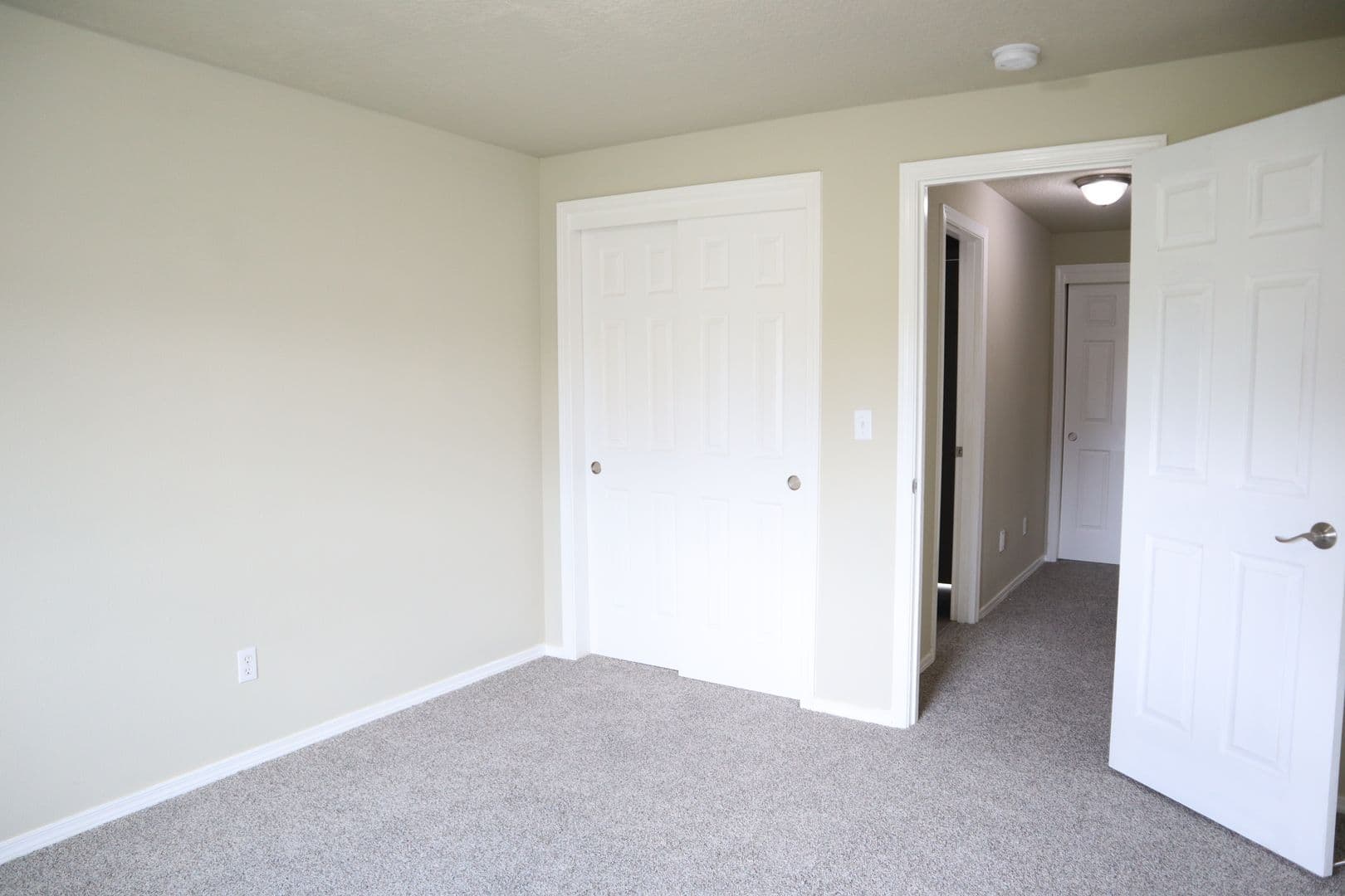 Vancouver House: 9507 NE 39th Ave
