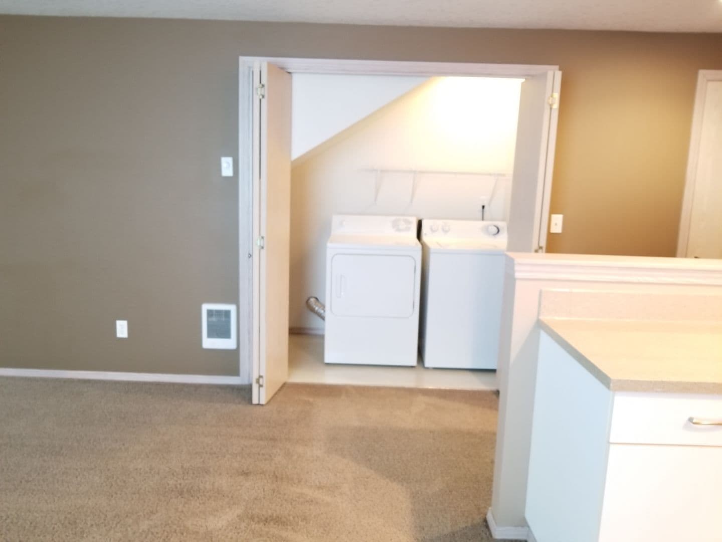 Ridgefield Apartment: 2019 NE 179th St