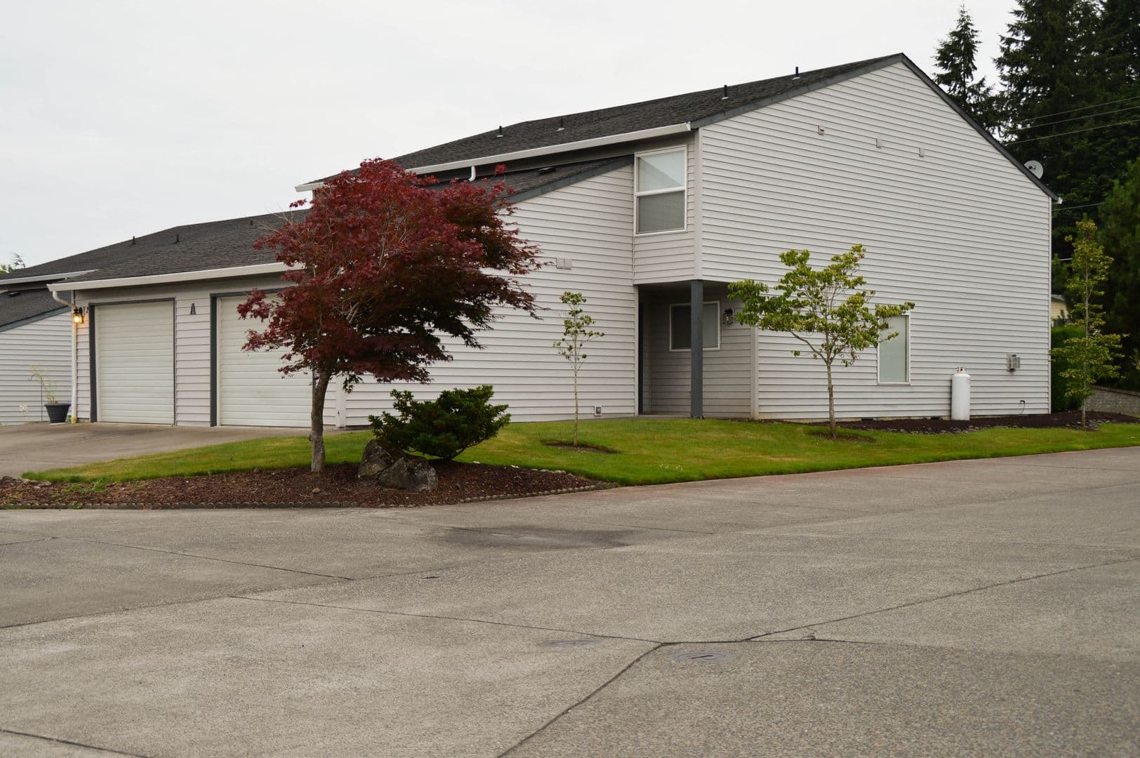 Ridgefield Apartment: 2019 NE 179th St