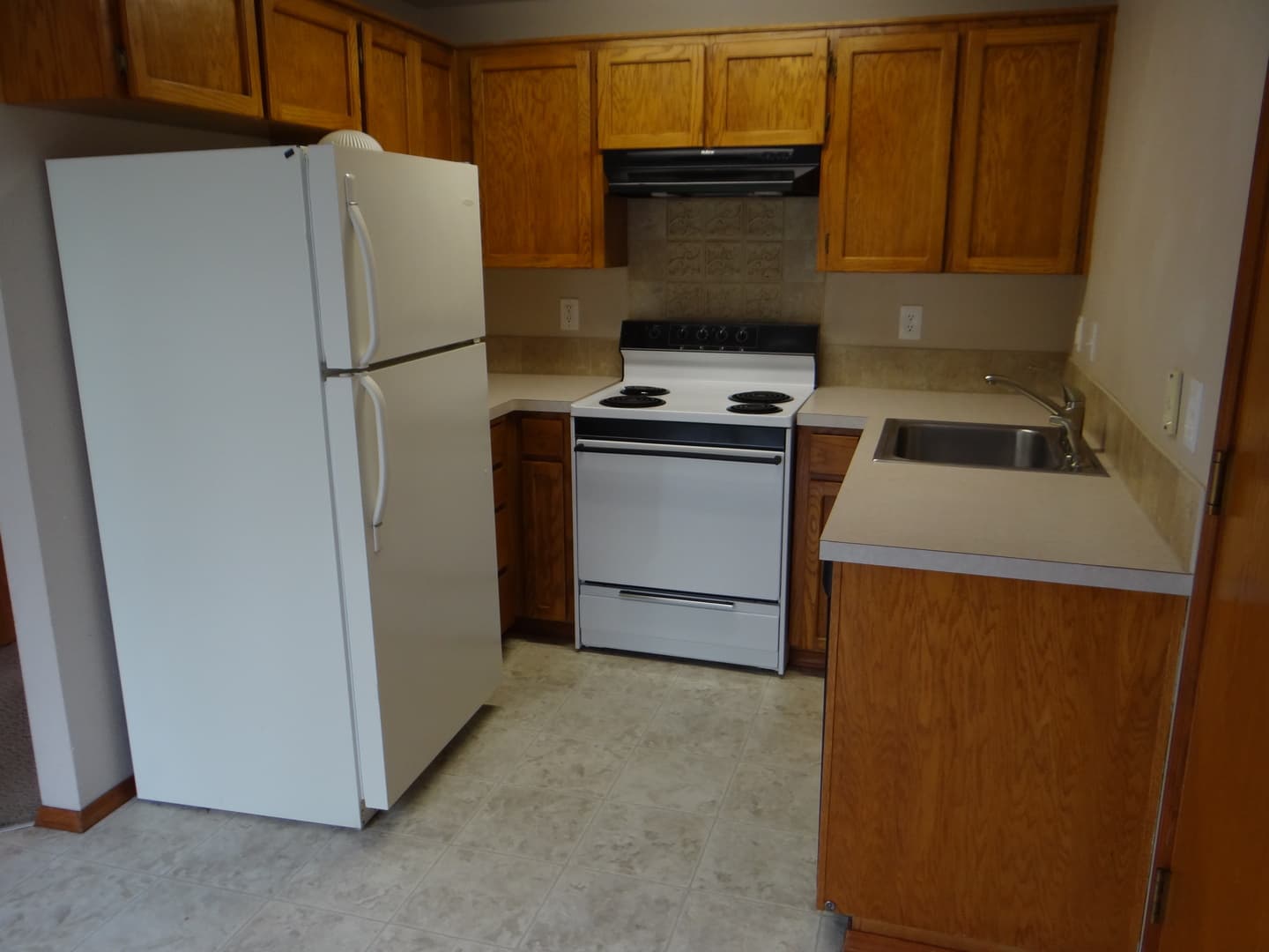La Center House: 620 E Elm Ave