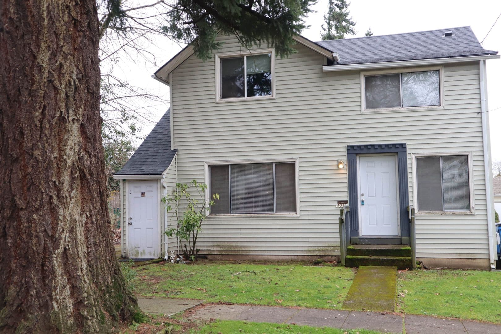 Vancouver Apartment: 401 E 28th St.