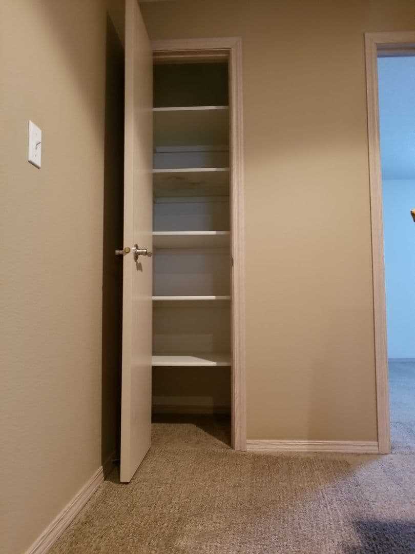 Ridgefield Apartment: 2019 NE 179th St
