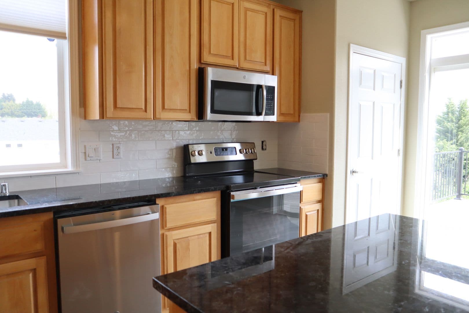 Vancouver House: 9507 NE 39th Ave