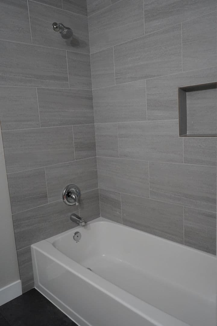 Battle Ground Apartment: 308 SW 1st ST.