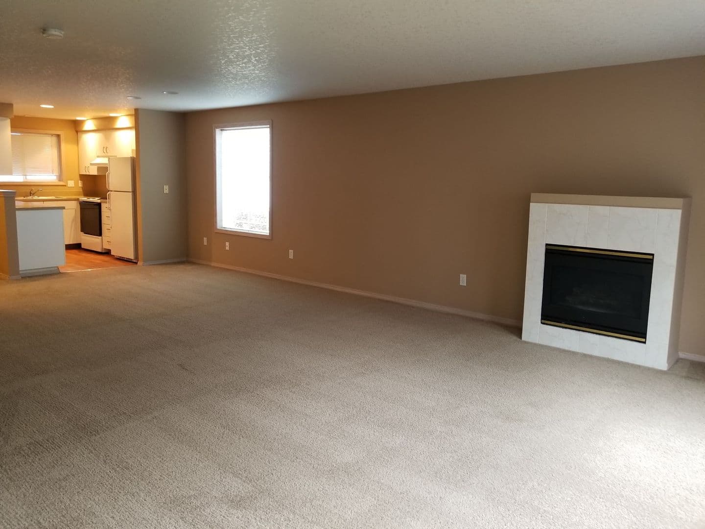 Ridgefield Apartment: 2019 NE 179th St