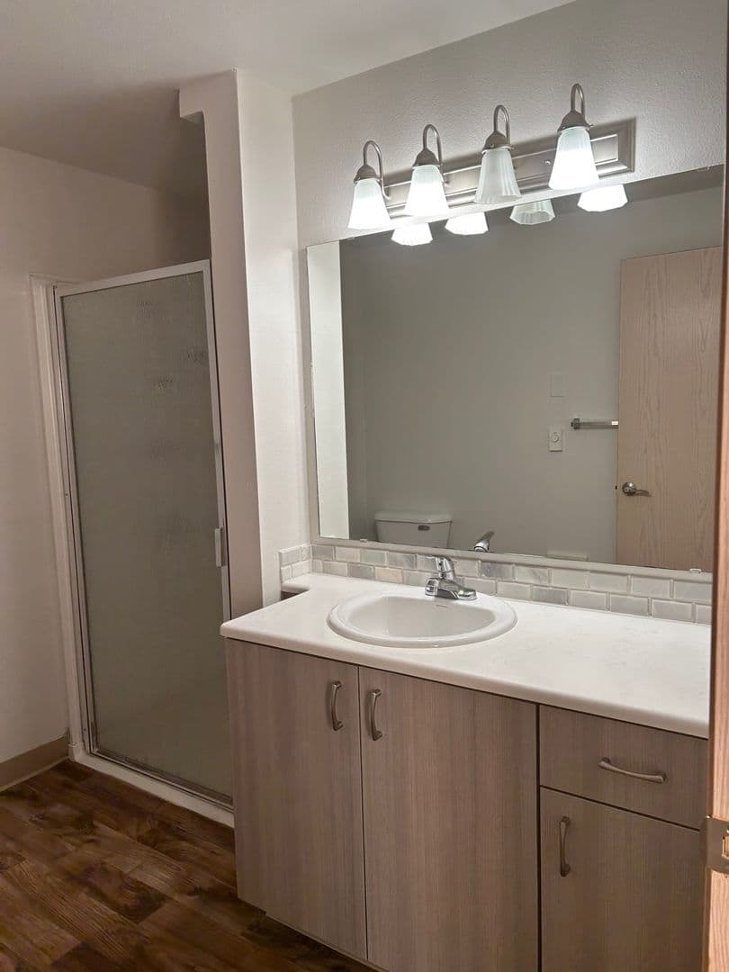Ridgefield Apartment: 2019 NE 179th St