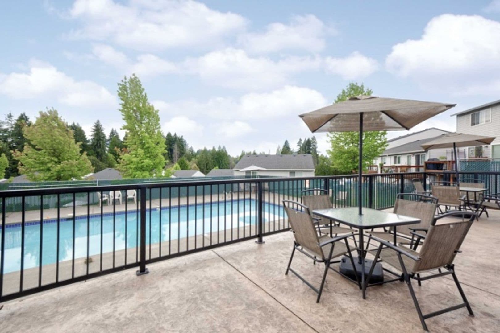 Ridgefield Apartment: 2019 NE 179th St