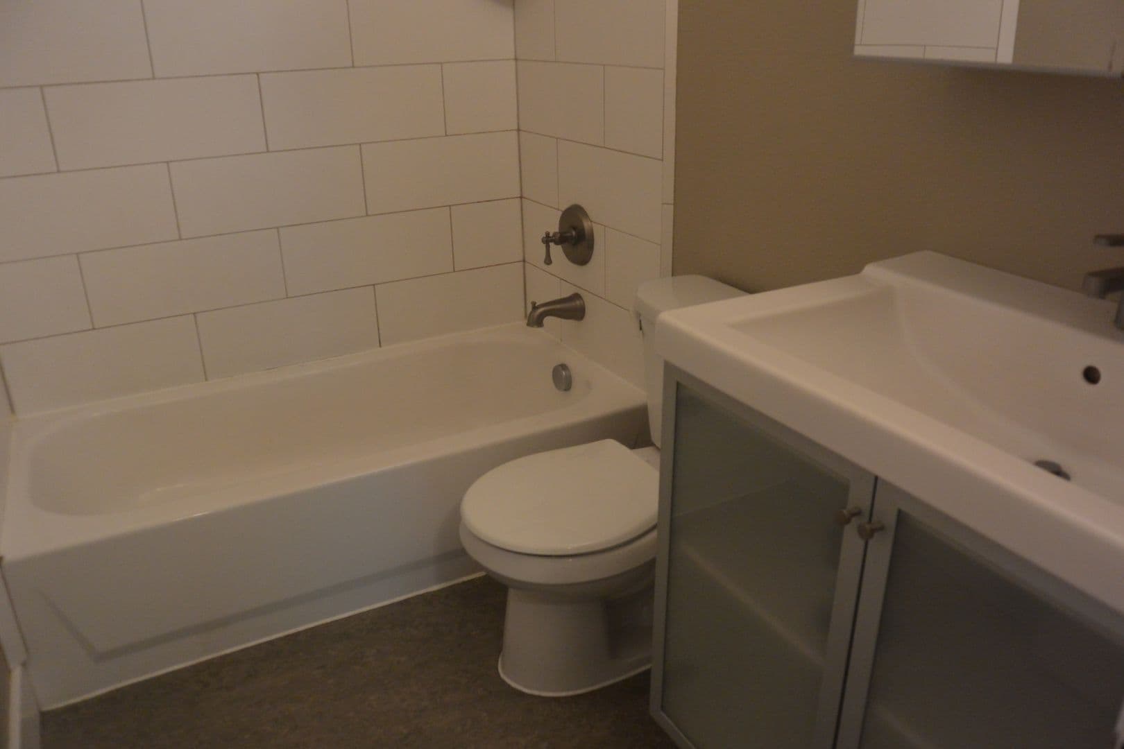 Vancouver Apartment: 3604 - 3606 - 3608 - 3610 E Evergreen