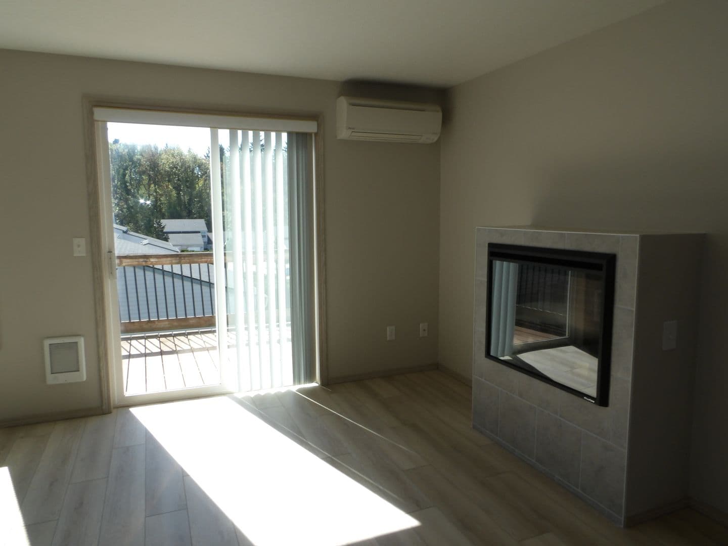 Ridgefield Apartment: 2019 NE 179th St