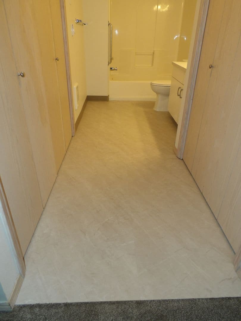 Ridgefield Apartment: 2019 NE 179th St