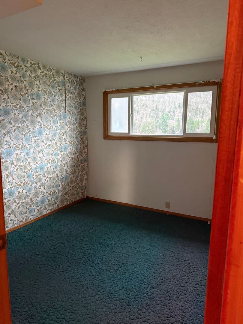 Amboy House: 44805 NE Yale Bridge Rd