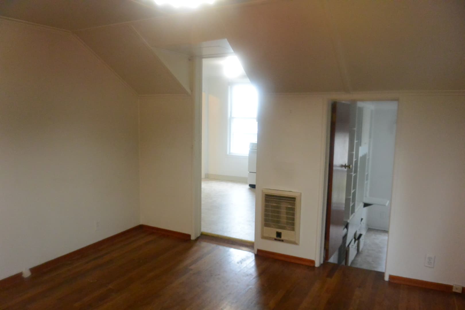 Vancouver Apartment: 401 E 28th St.