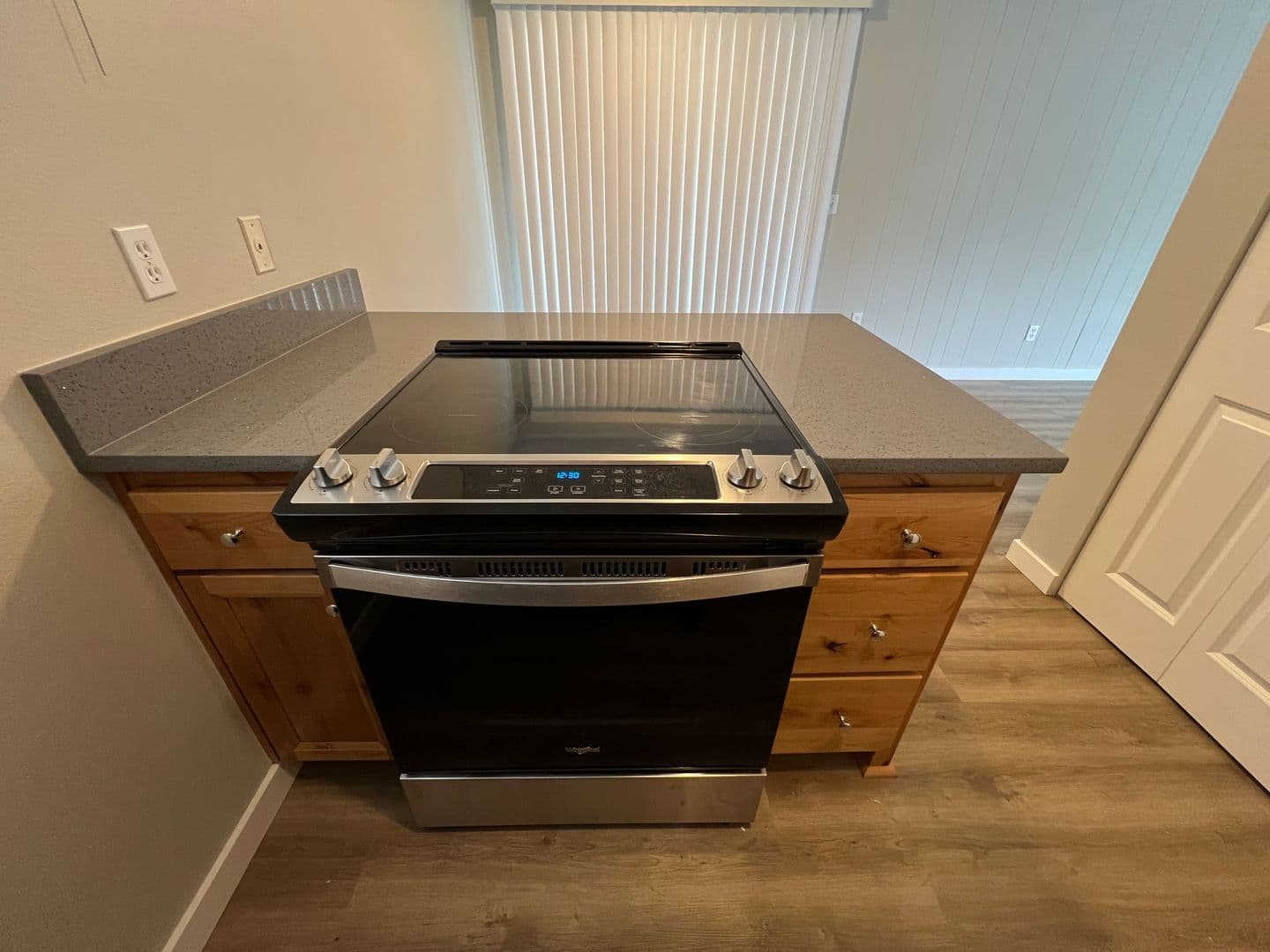 Vancouver Apartment: 811 E 37th St