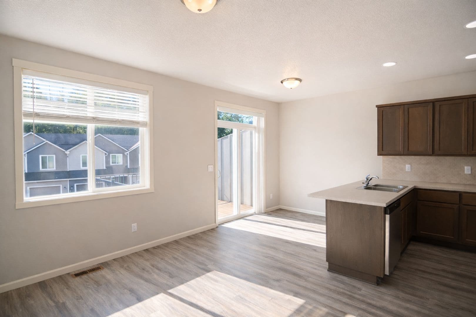 Kalama Apartment: 205 Cloverdale Rd