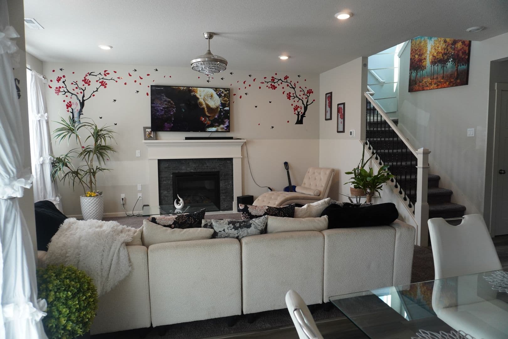 Ridgefield House: 4201 S Willow Dr