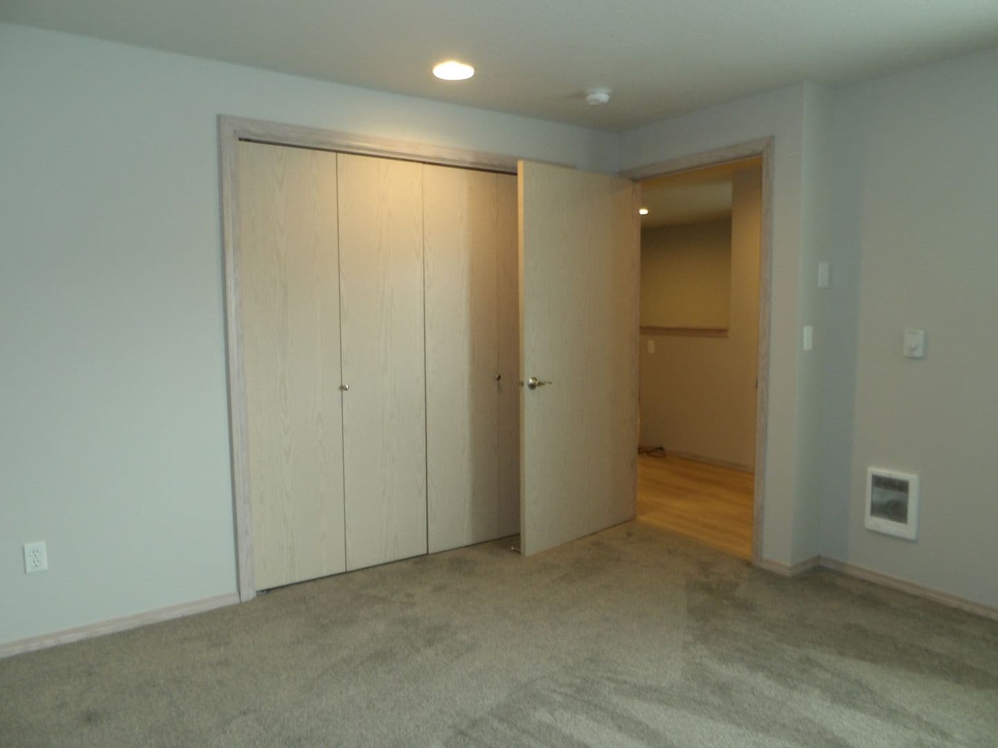 Ridgefield Apartment: 2019 NE 179th St