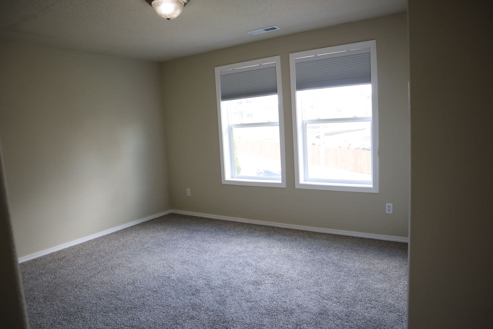 Vancouver House: 9507 NE 39th Ave