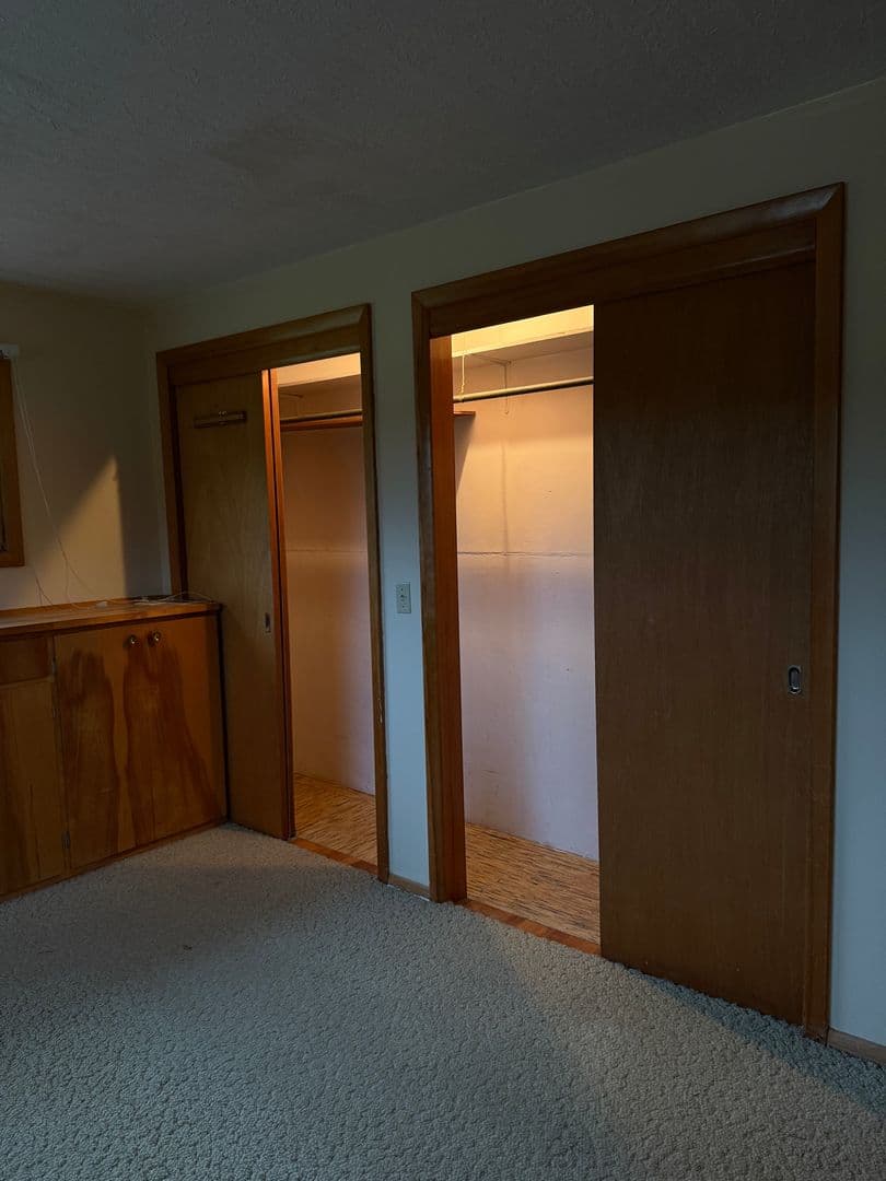 Amboy House: 44805 NE Yale Bridge Rd