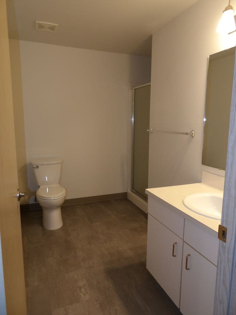 Ridgefield Apartment: 2019 NE 179th St