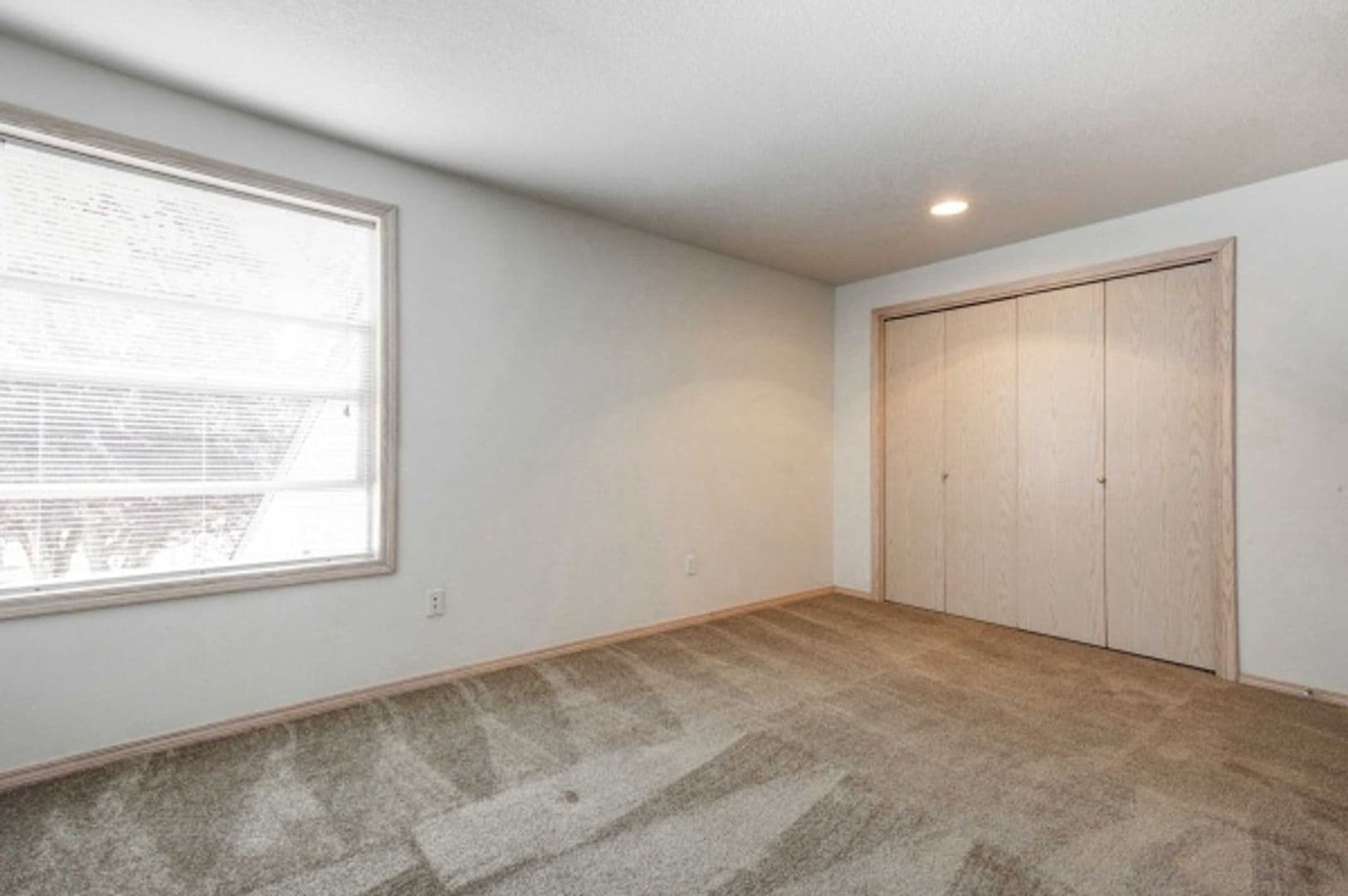 Ridgefield Apartment: 2019 NE 179th St