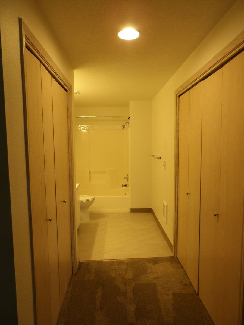 Ridgefield Apartment: 2019 NE 179th St