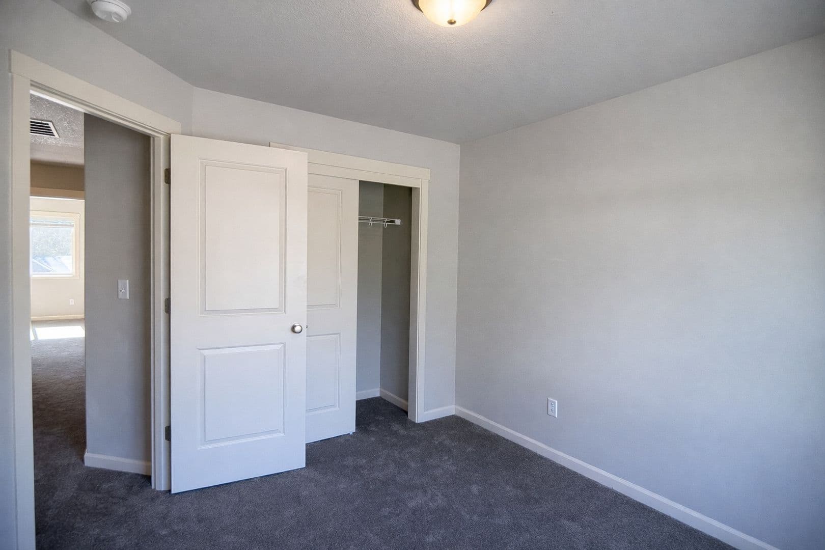 Kalama Apartment: 205 Cloverdale Rd