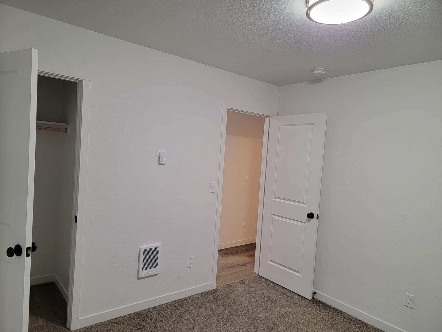 Winlock House: 604 Roundtree Blvd