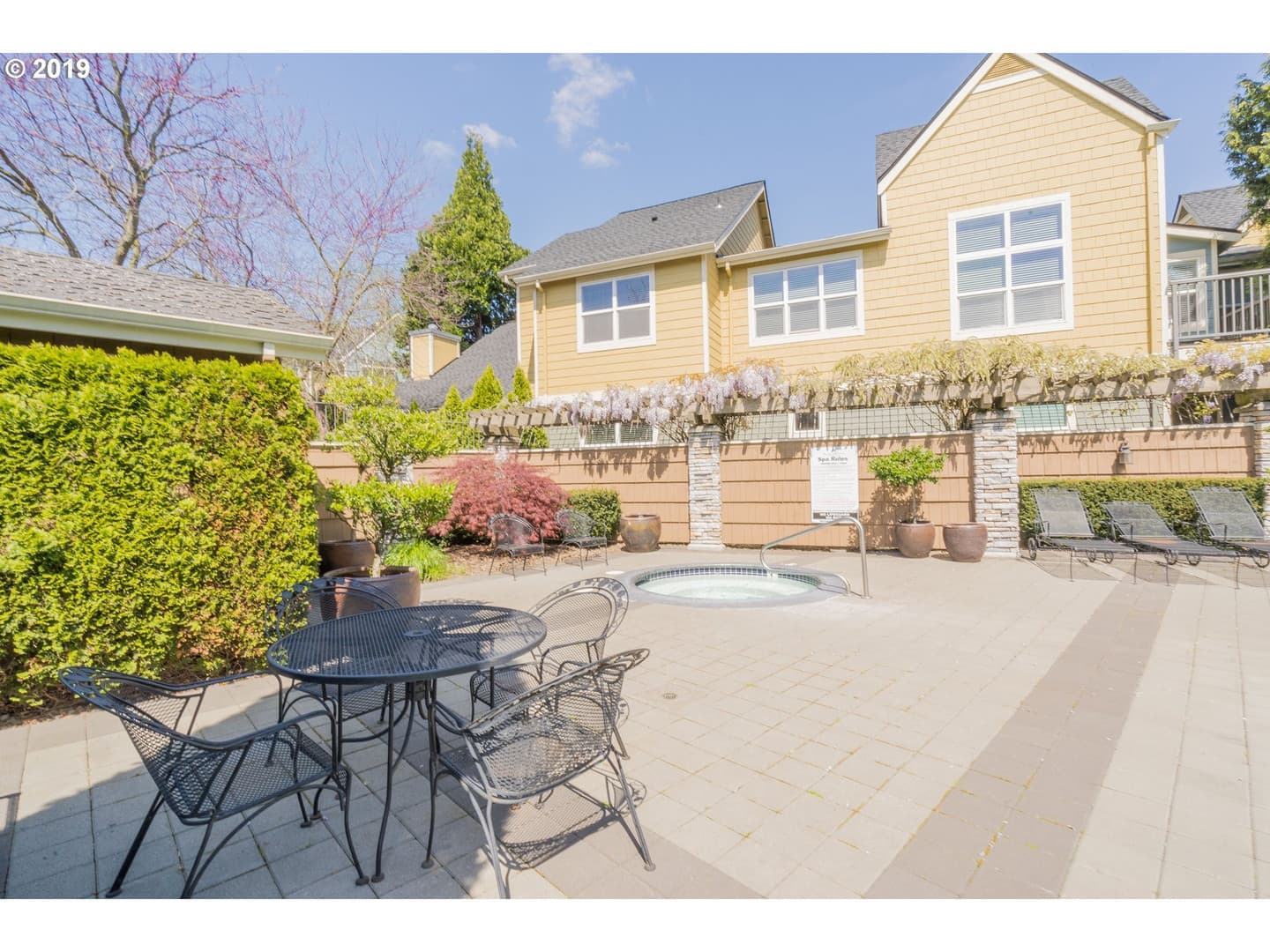 Vancouver House: 714 SE Fairwinds Lp