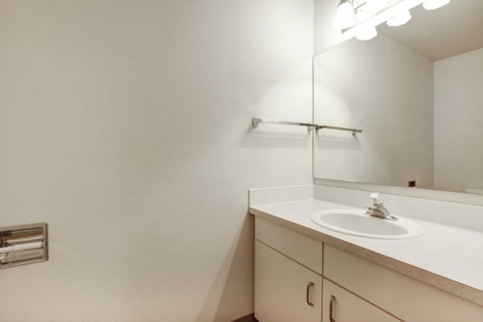 Ridgefield Apartment: 2019 NE 179th St