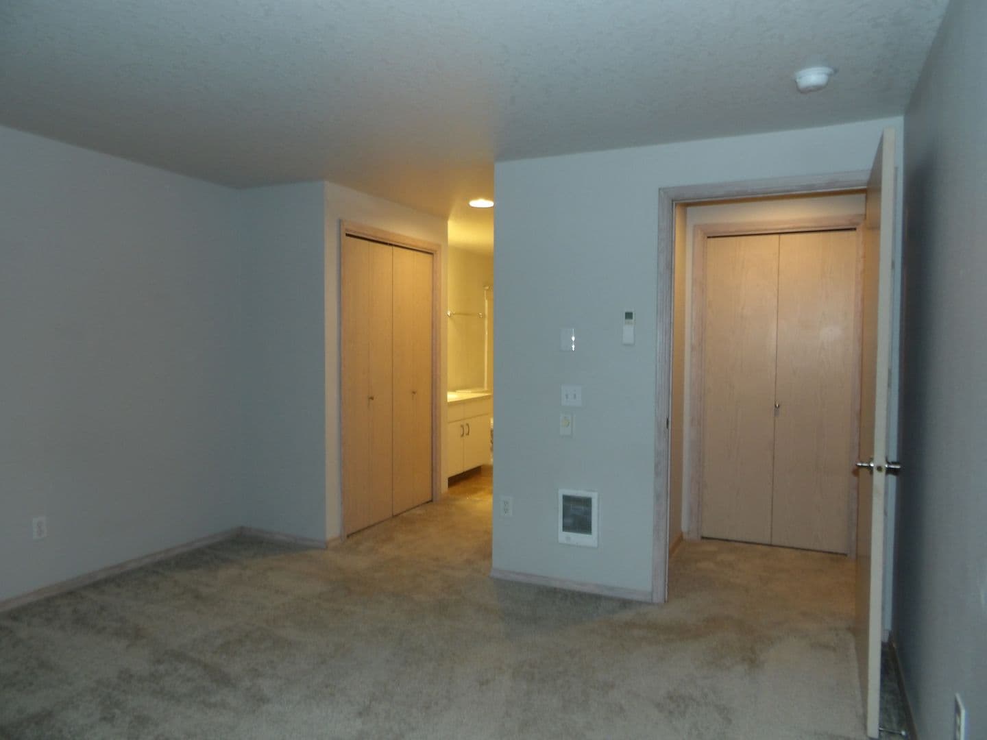 Ridgefield Apartment: 2019 NE 179th St