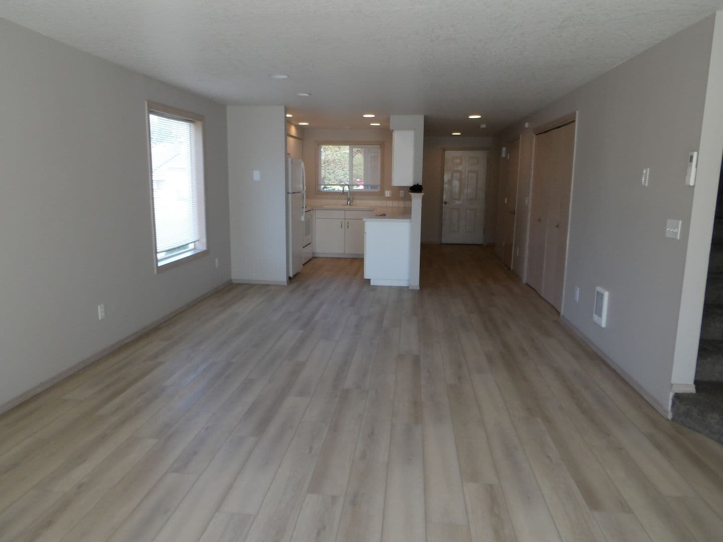 Ridgefield Apartment: 2019 NE 179th St