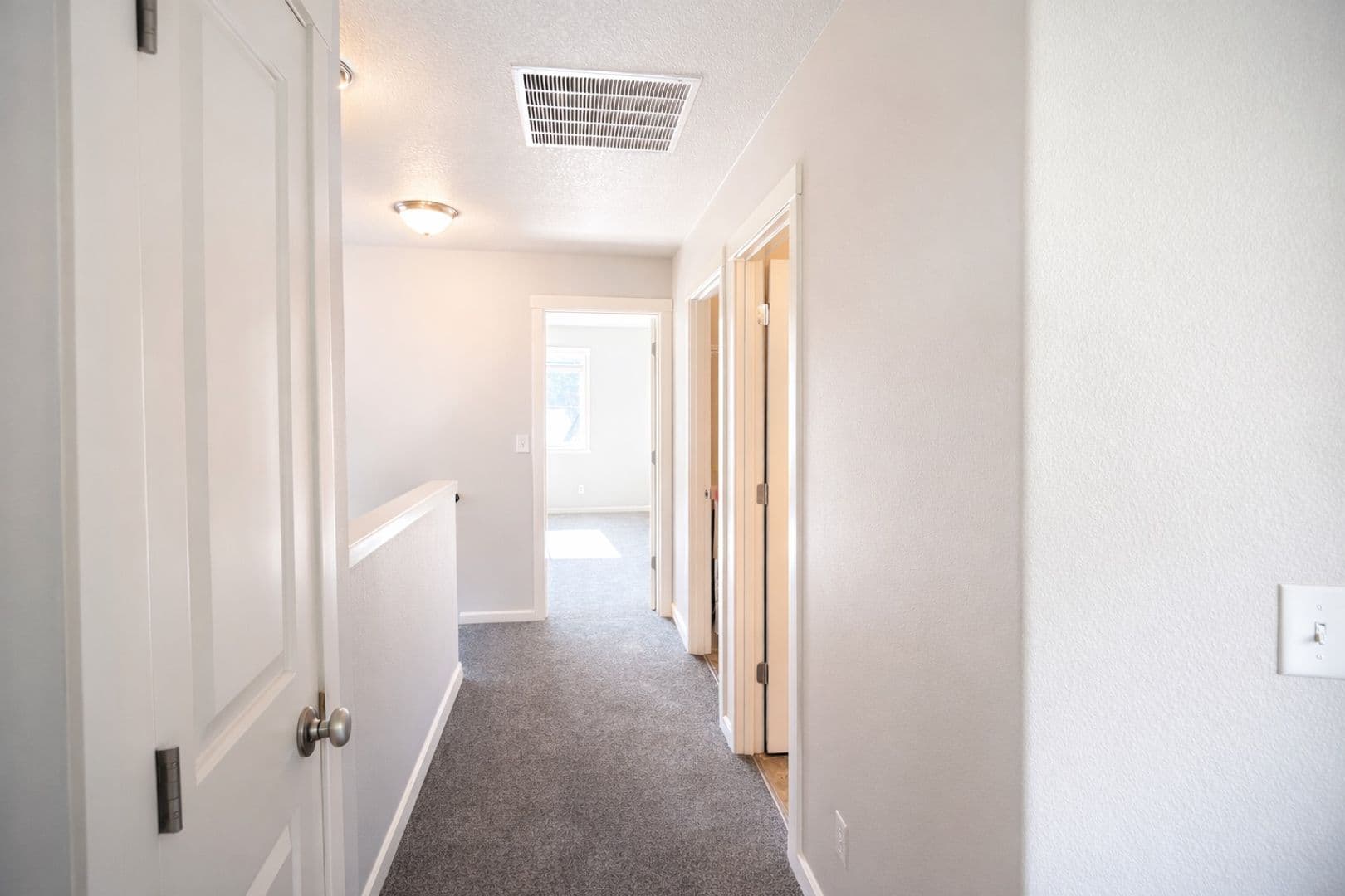 Kalama Apartment: 205 Cloverdale Rd