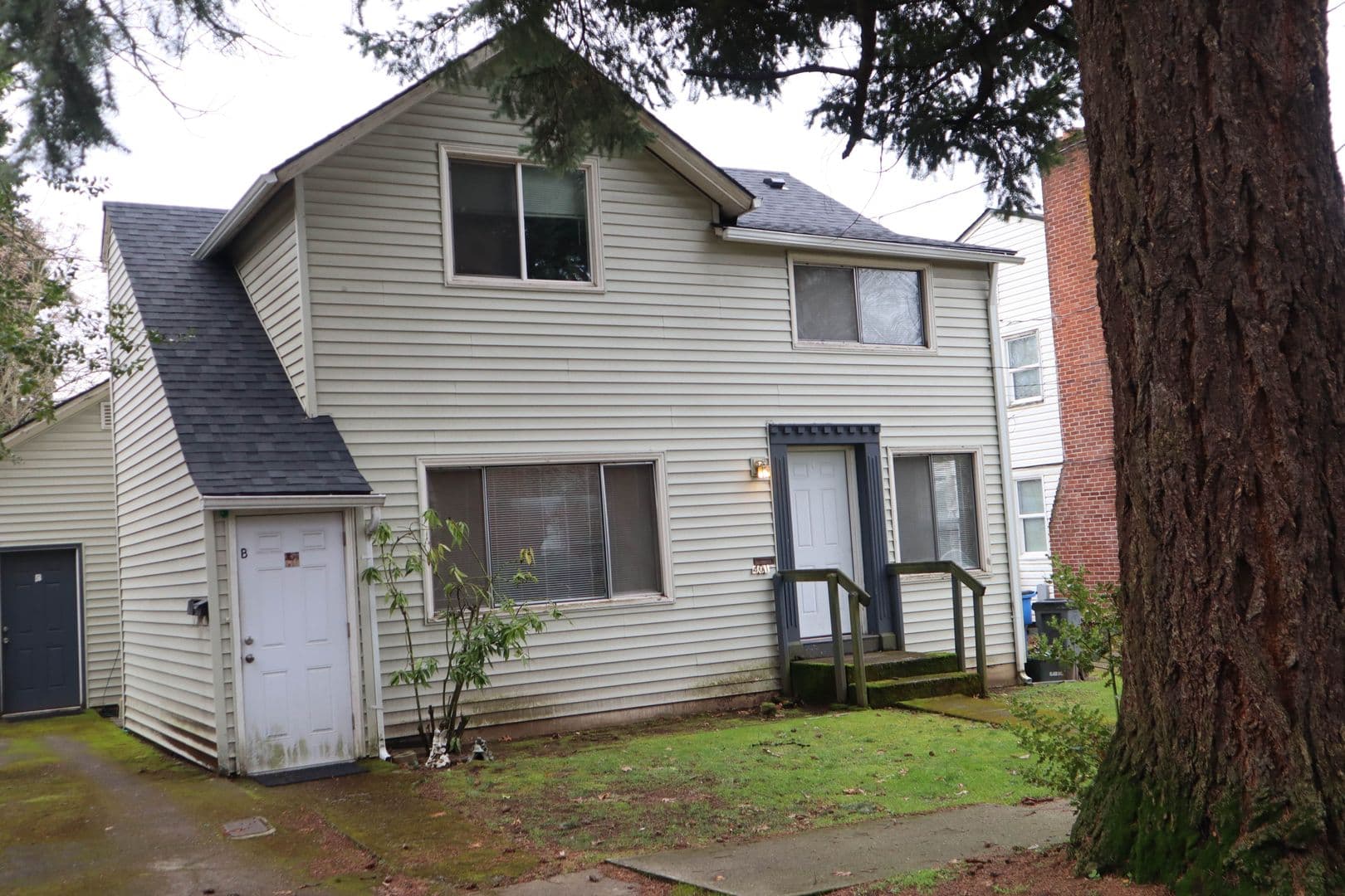 Vancouver Apartment: 401 E 28th St.