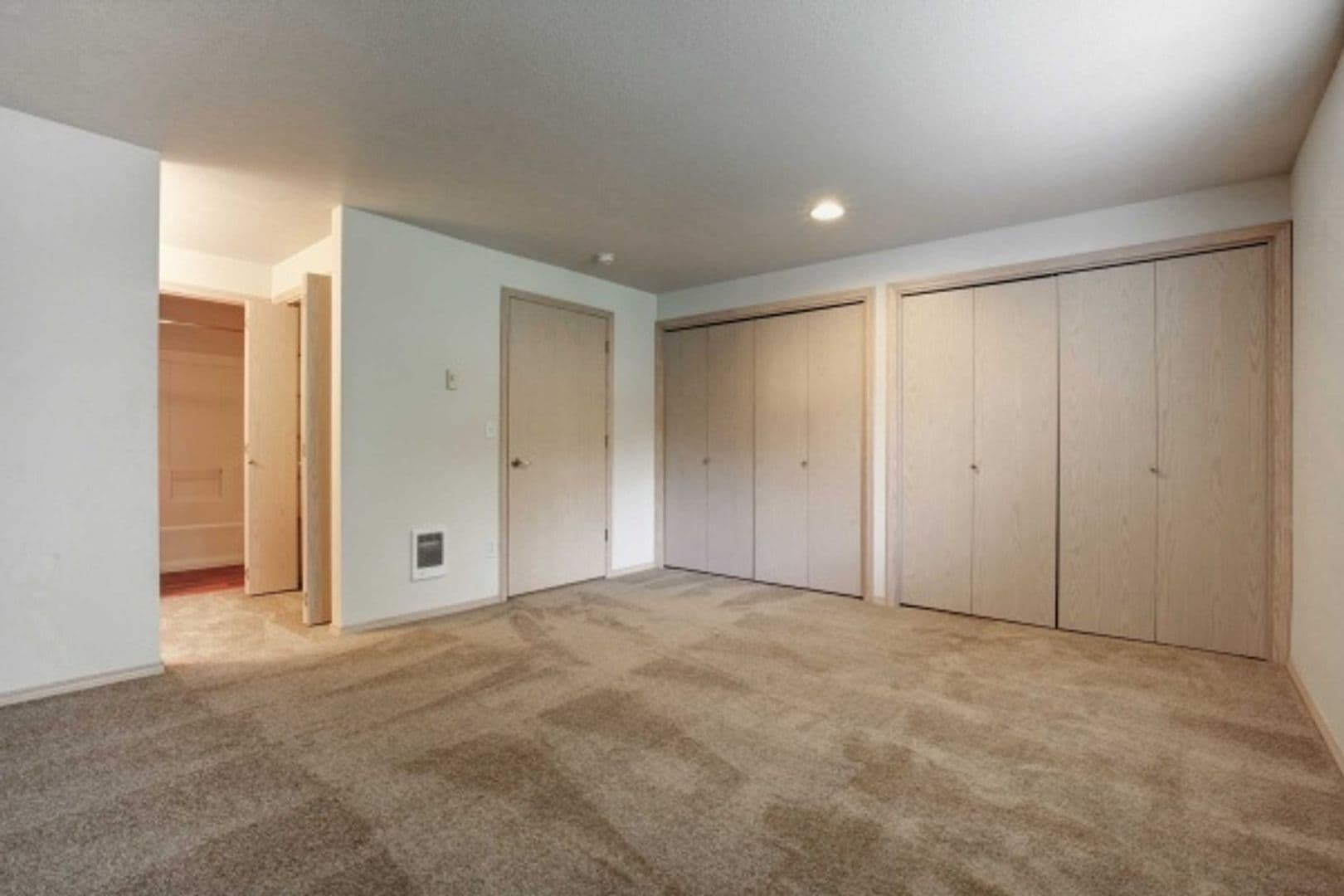 Ridgefield Apartment: 2019 NE 179th St
