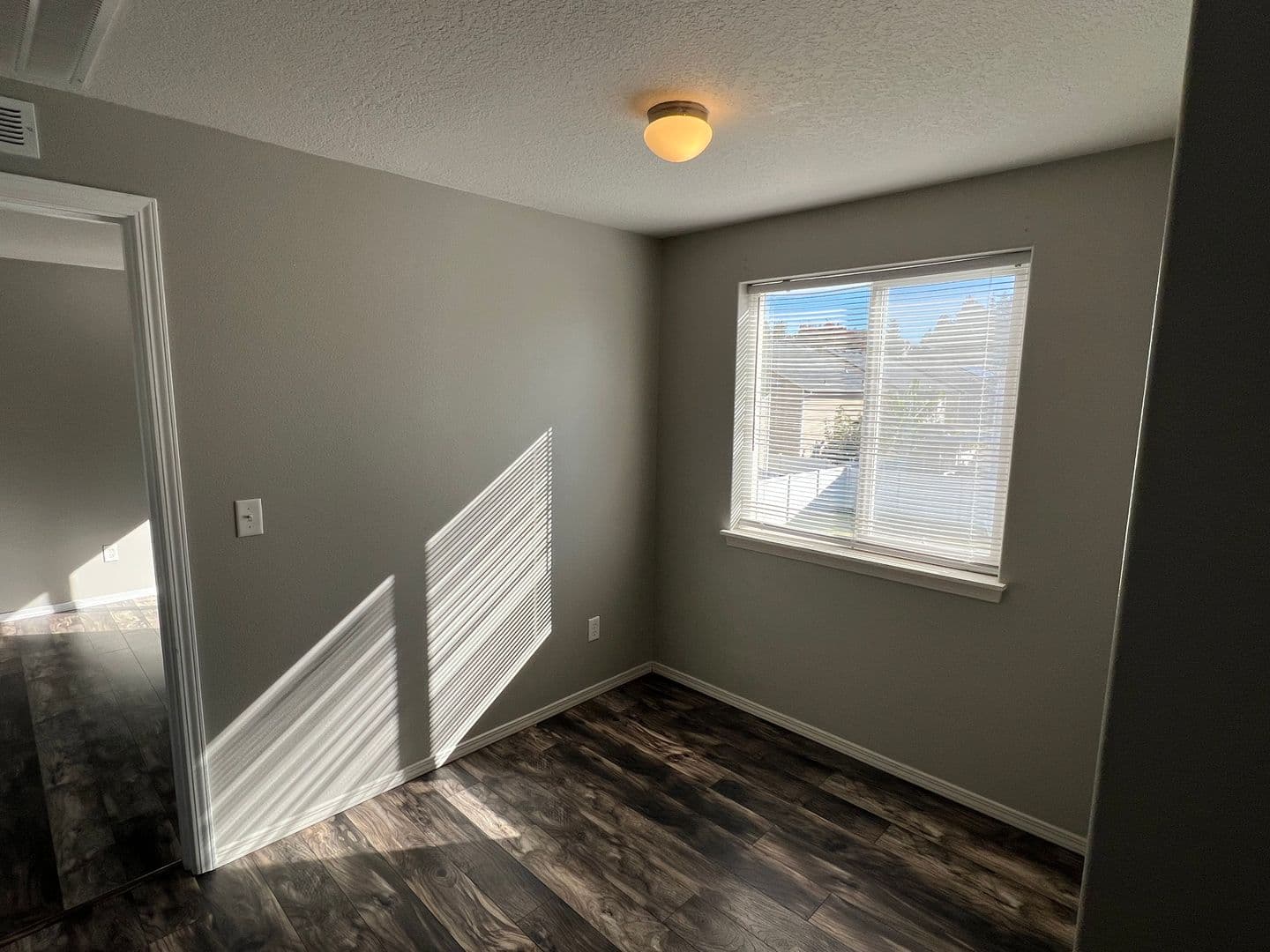 Vancouver House: 2715 NE 125th Ct