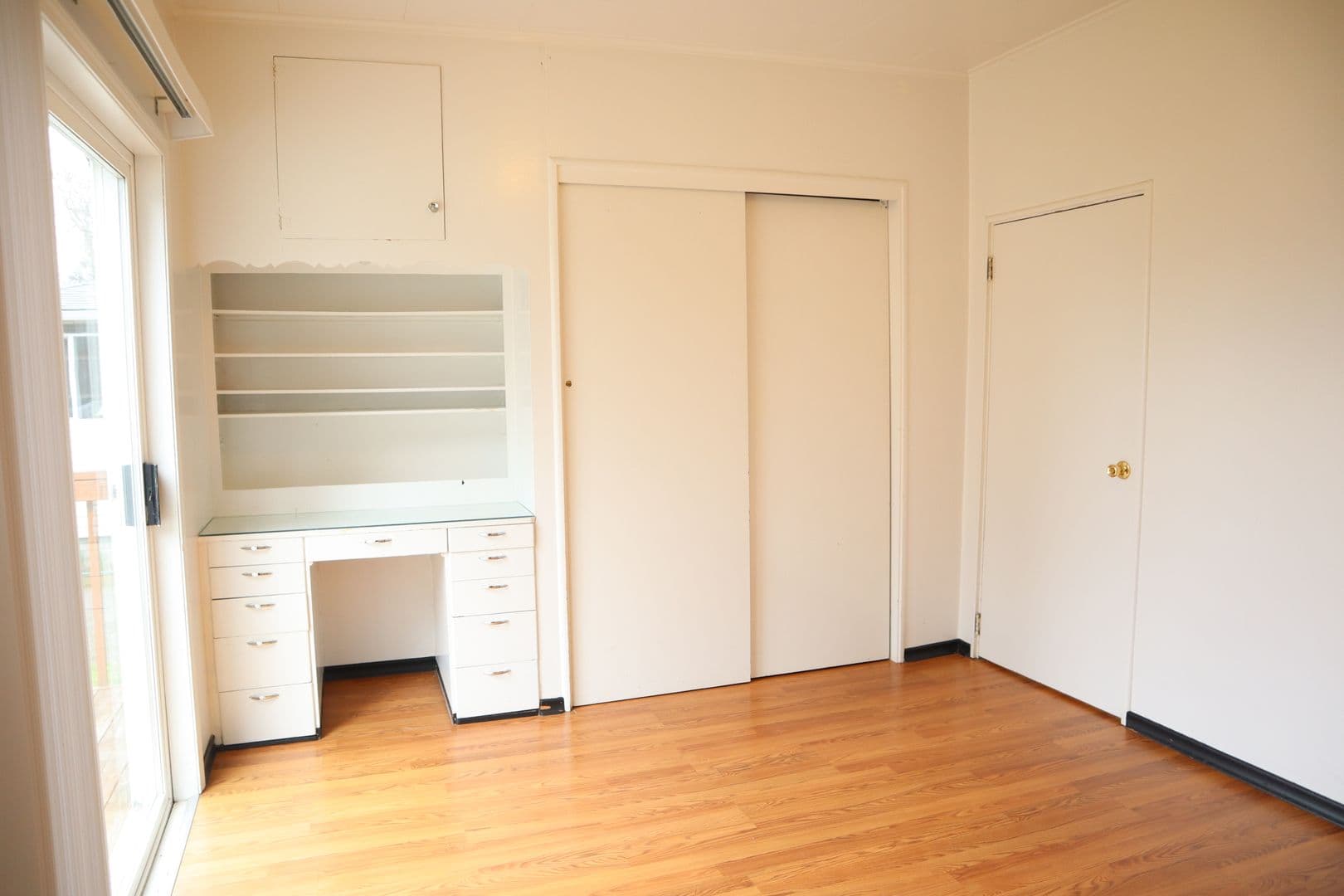 Vancouver Apartment: 401 E 28th St.