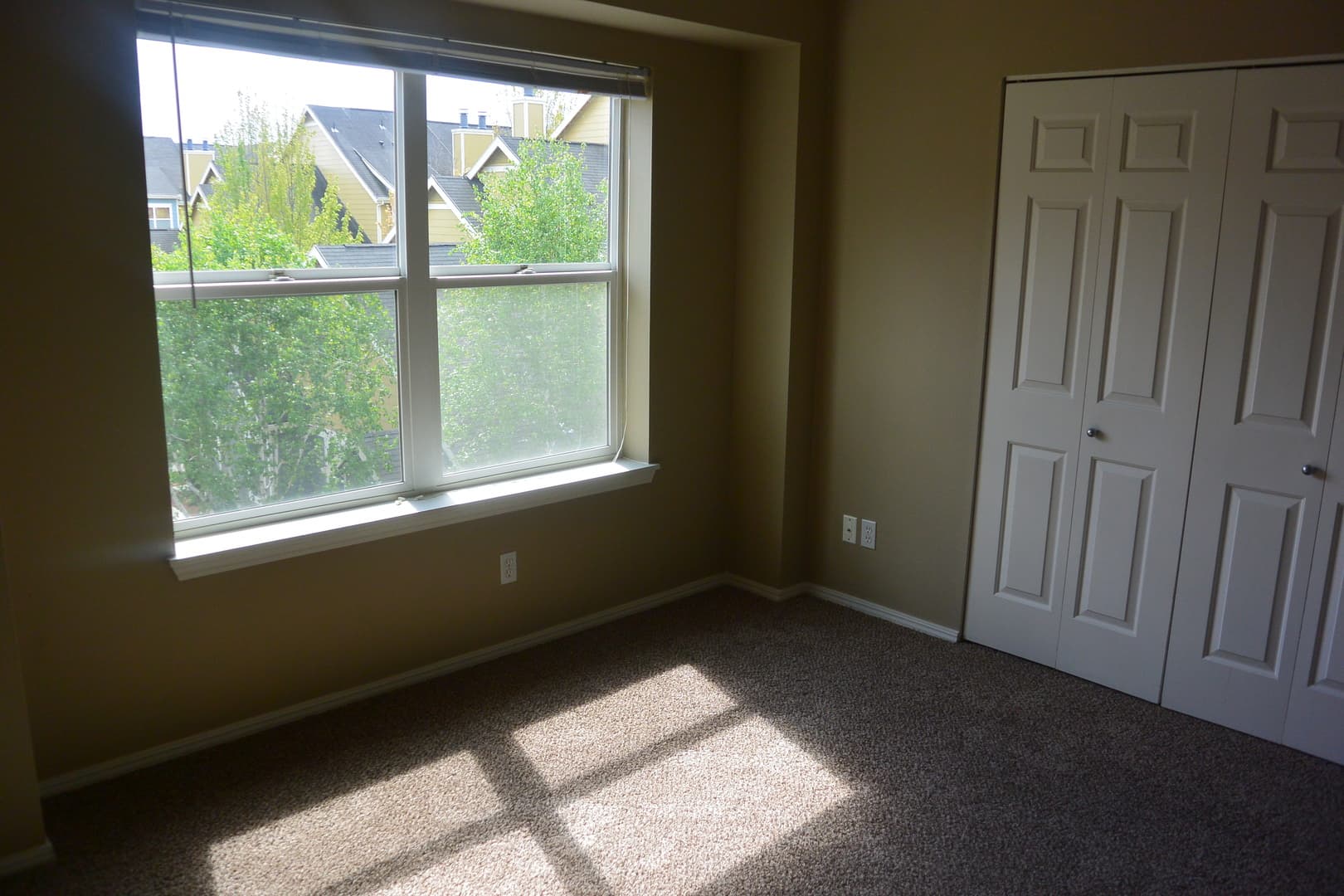 Vancouver House: 714 SE Fairwinds Lp