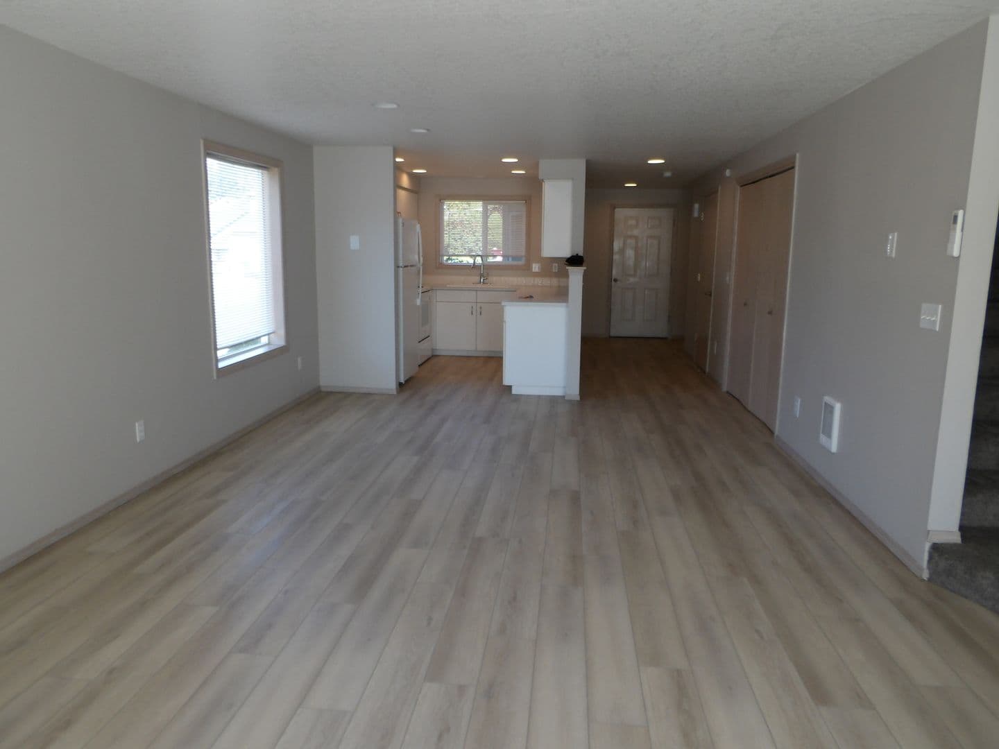 Ridgefield Apartment: 2019 NE 179th St