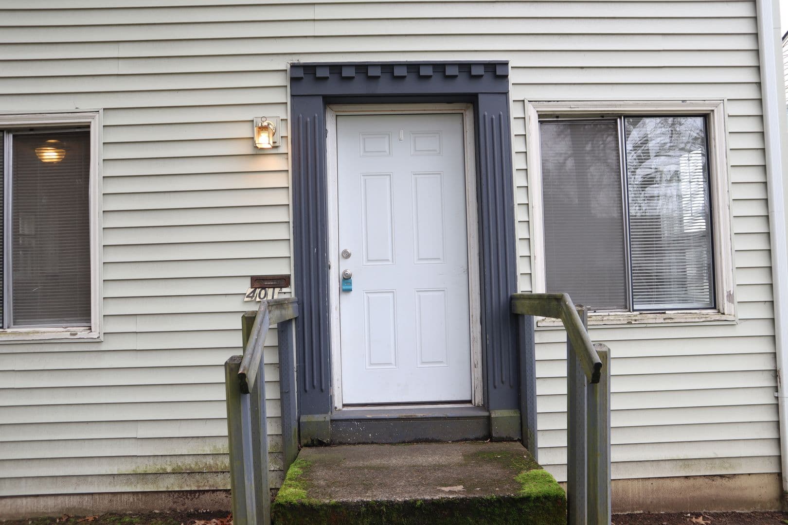 Vancouver Apartment: 401 E 28th St.