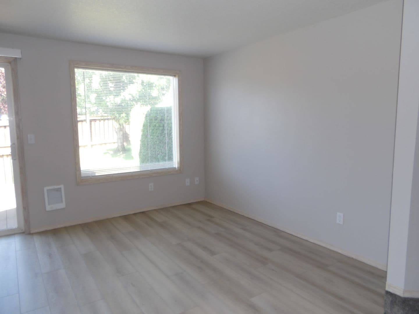 Ridgefield Apartment: 2019 NE 179th St