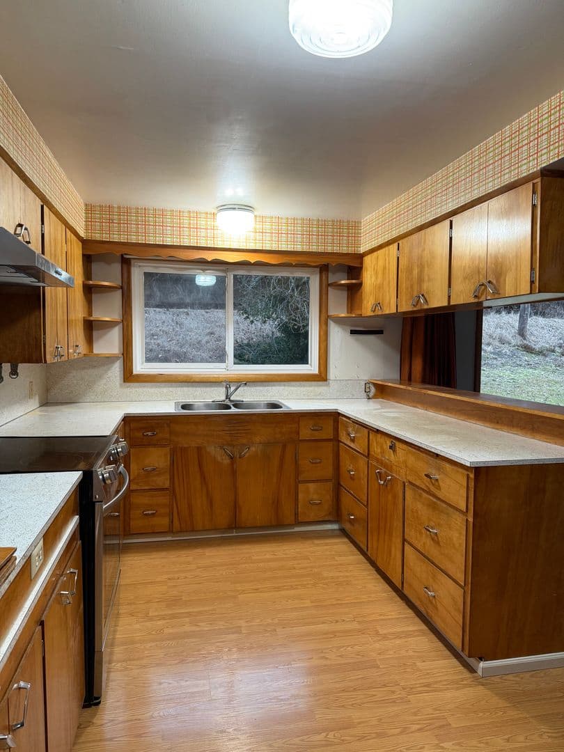 Amboy House: 44805 NE Yale Bridge Rd