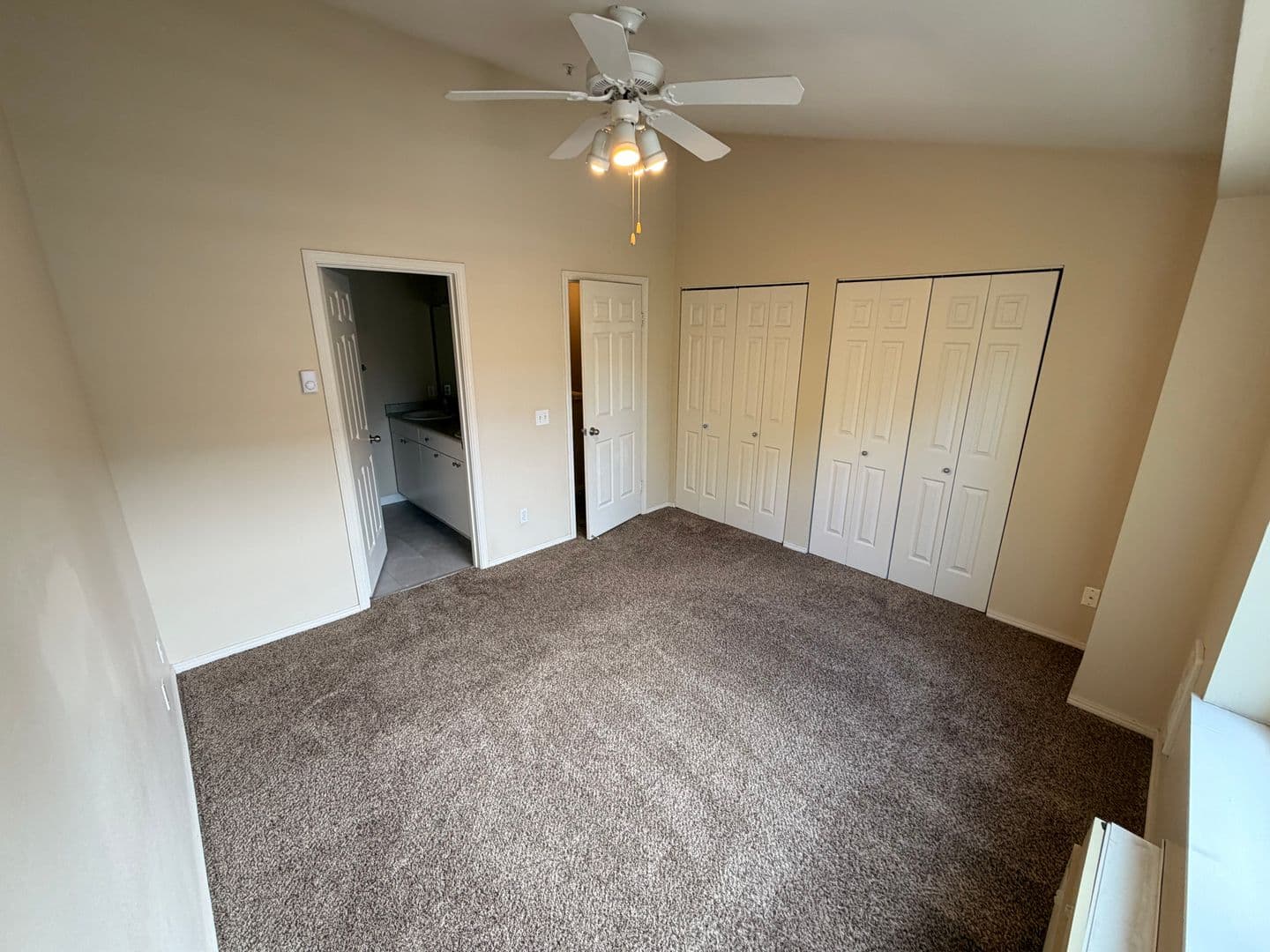 Vancouver House: 714 SE Fairwinds Lp
