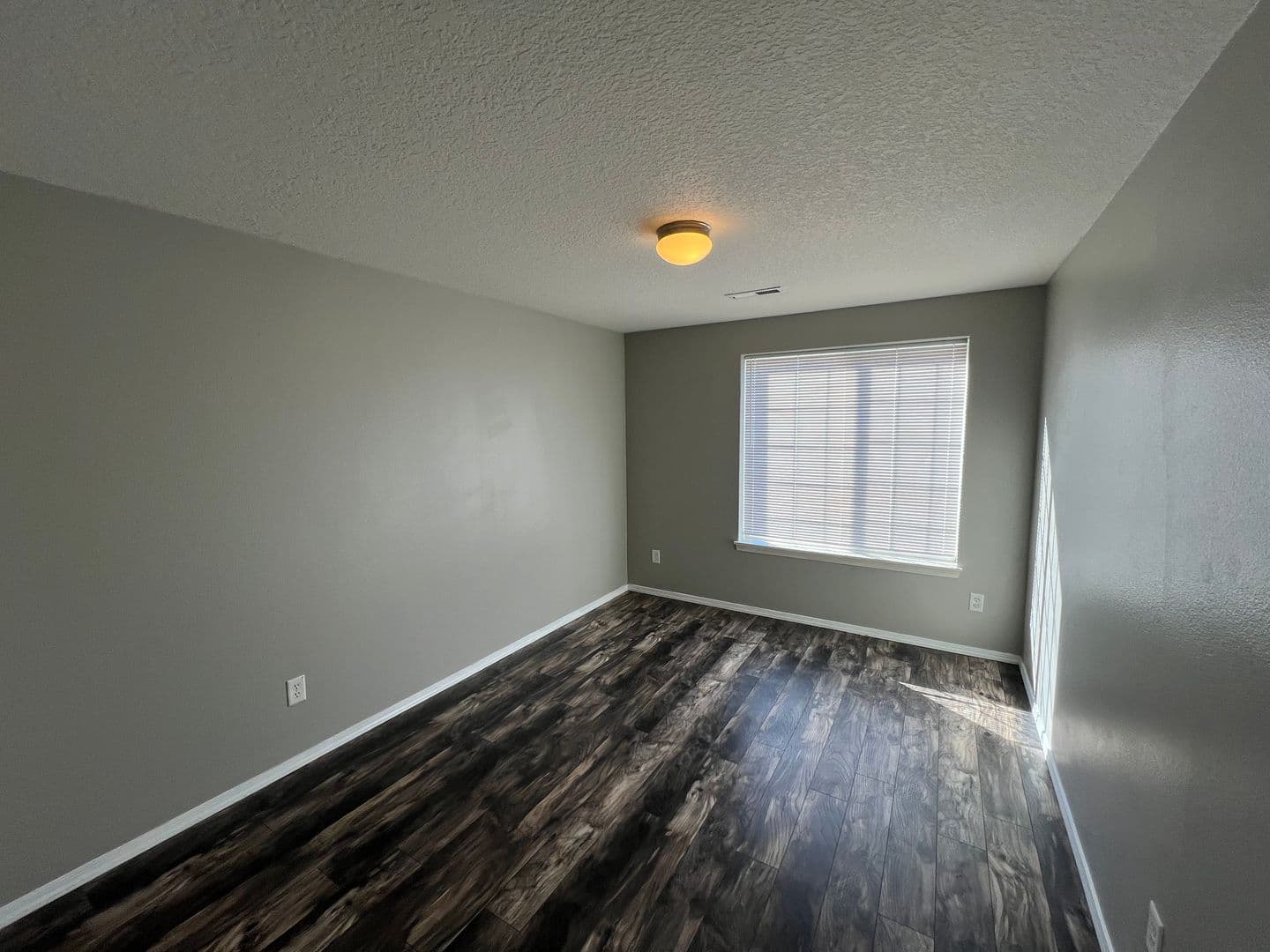 Vancouver House: 2715 NE 125th Ct